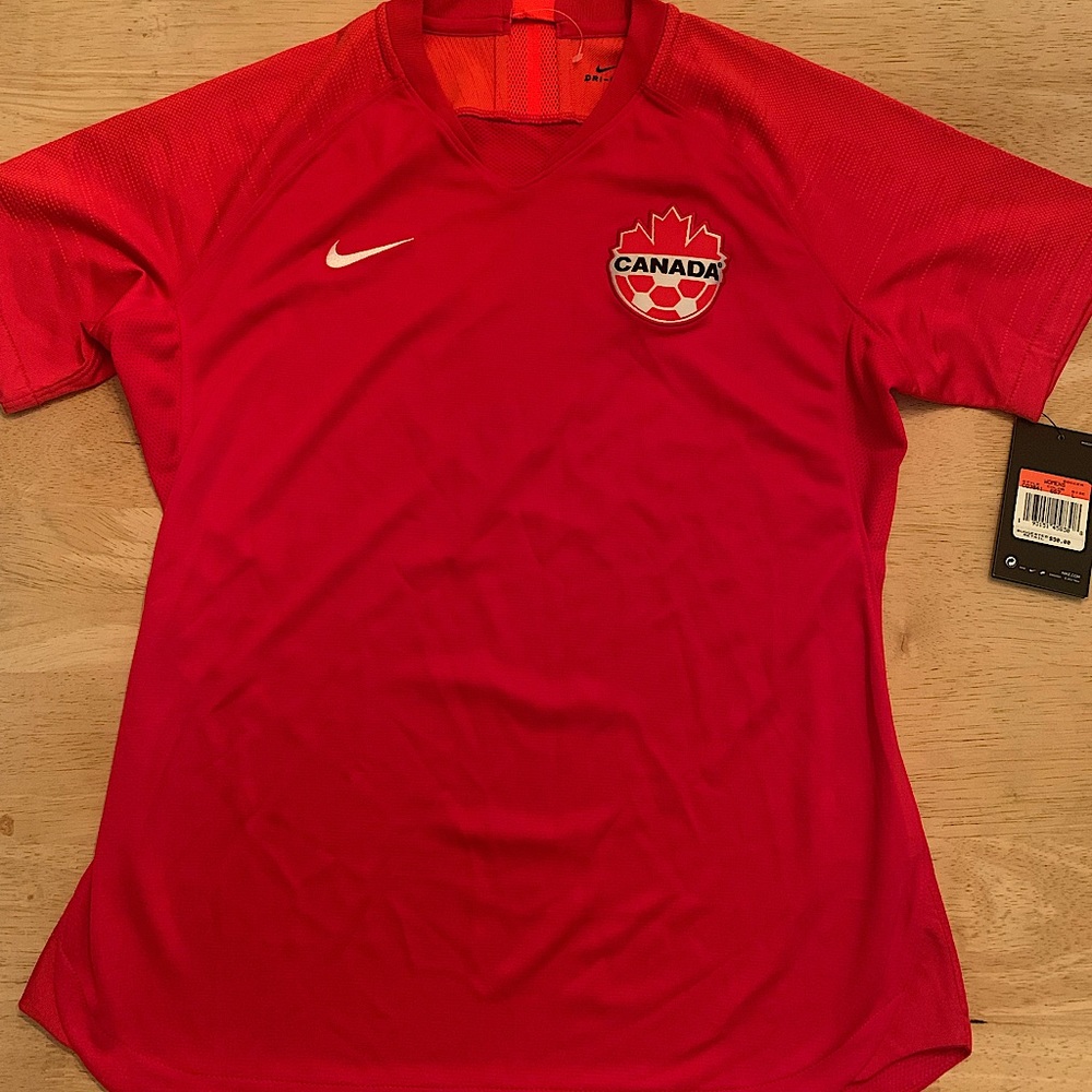 NWT Nike Womens Red Canada Soccer Jersey Shirt Sz Large $90